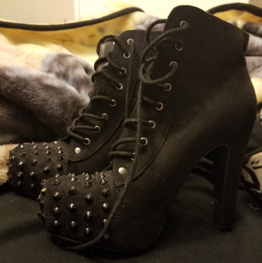 Boots/heels